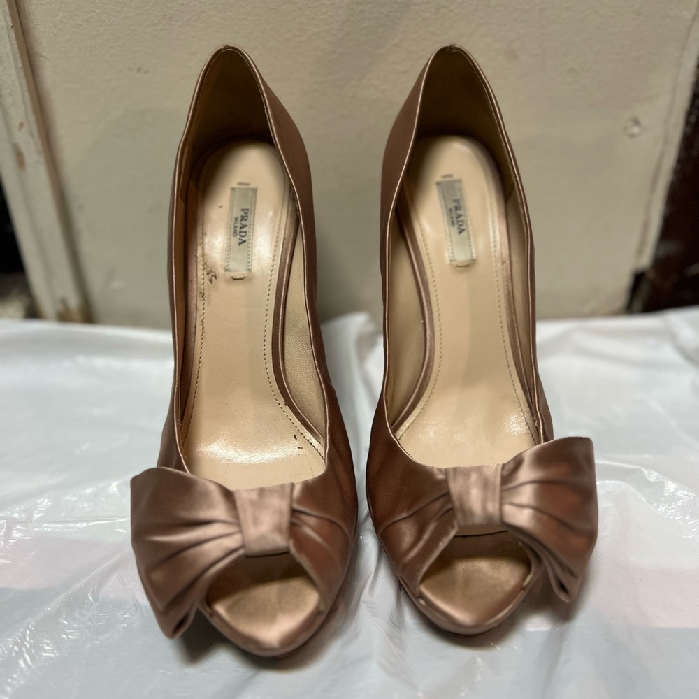 Prada peep toe stiletto 39.5